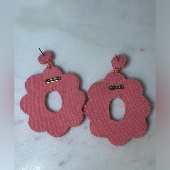 Stella&Dot Coral Statement Earring - like new/display only - Picture 2 of 3